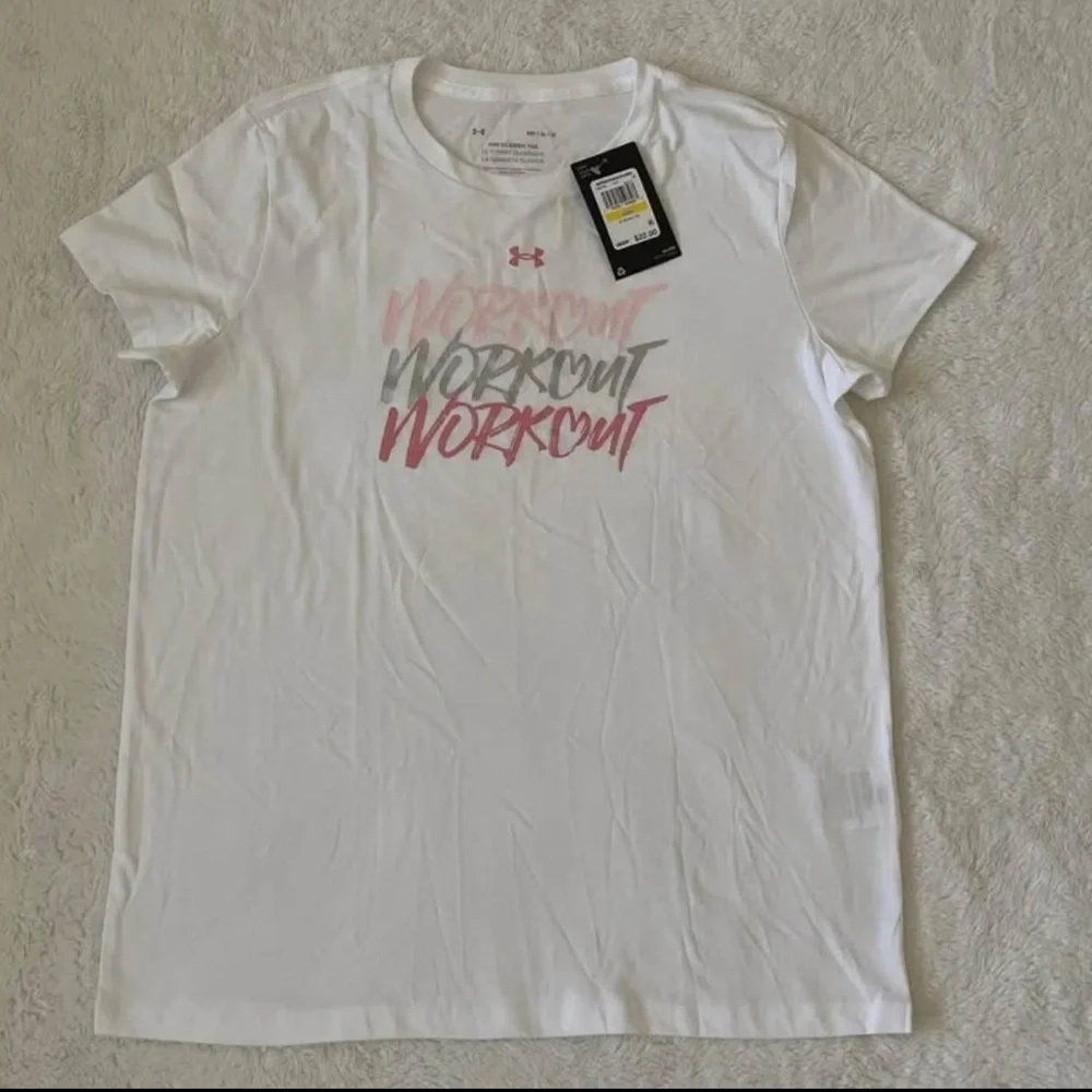 (NWT) The Under Armour Women's Classic White Tee, Medium - Picture 11 of 12